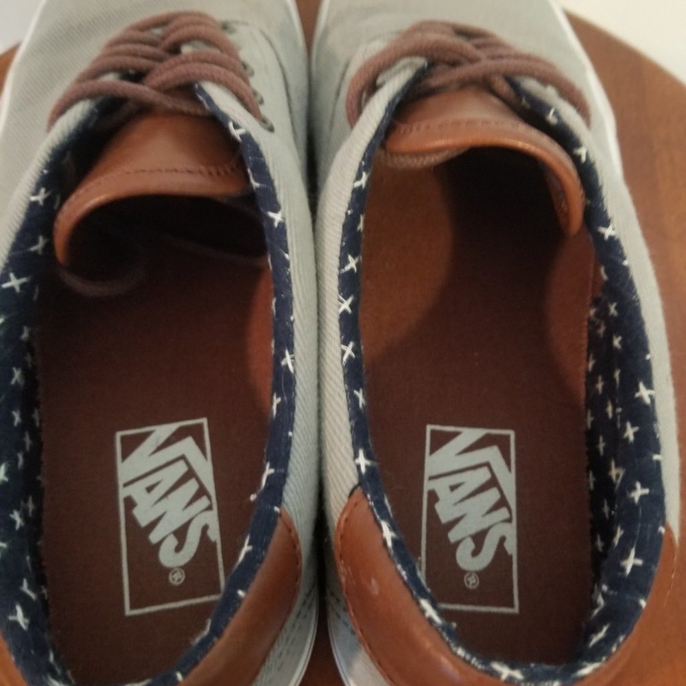 Van's Shoes - Picture 8 of 13
